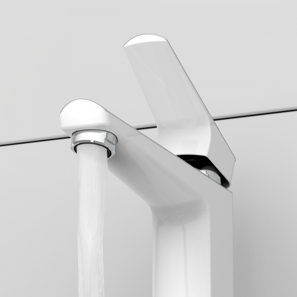Chromfarbene Einhebel-Waschtischarmatur mit fließendem Wasserstrahl.