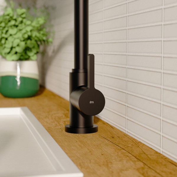 Küchenarmatur Leona, in Schwarz matt mit Rundbogenauslauf, Niederdruck