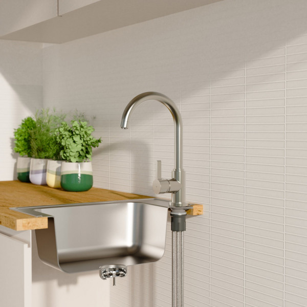 K&uuml;chenarmatur Leona, in Edelstahloptik mit Rundbogenauslauf, Niederdruck