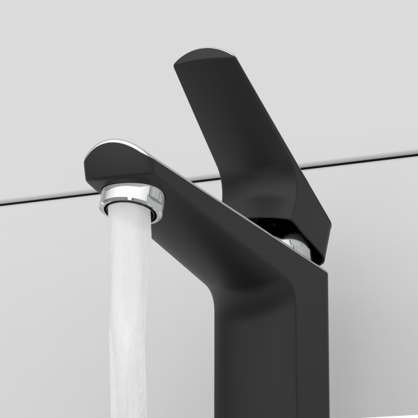 Schwarze Waschtischarmatur mit abgeflachtem Hebel, aus der Wasser fließt.