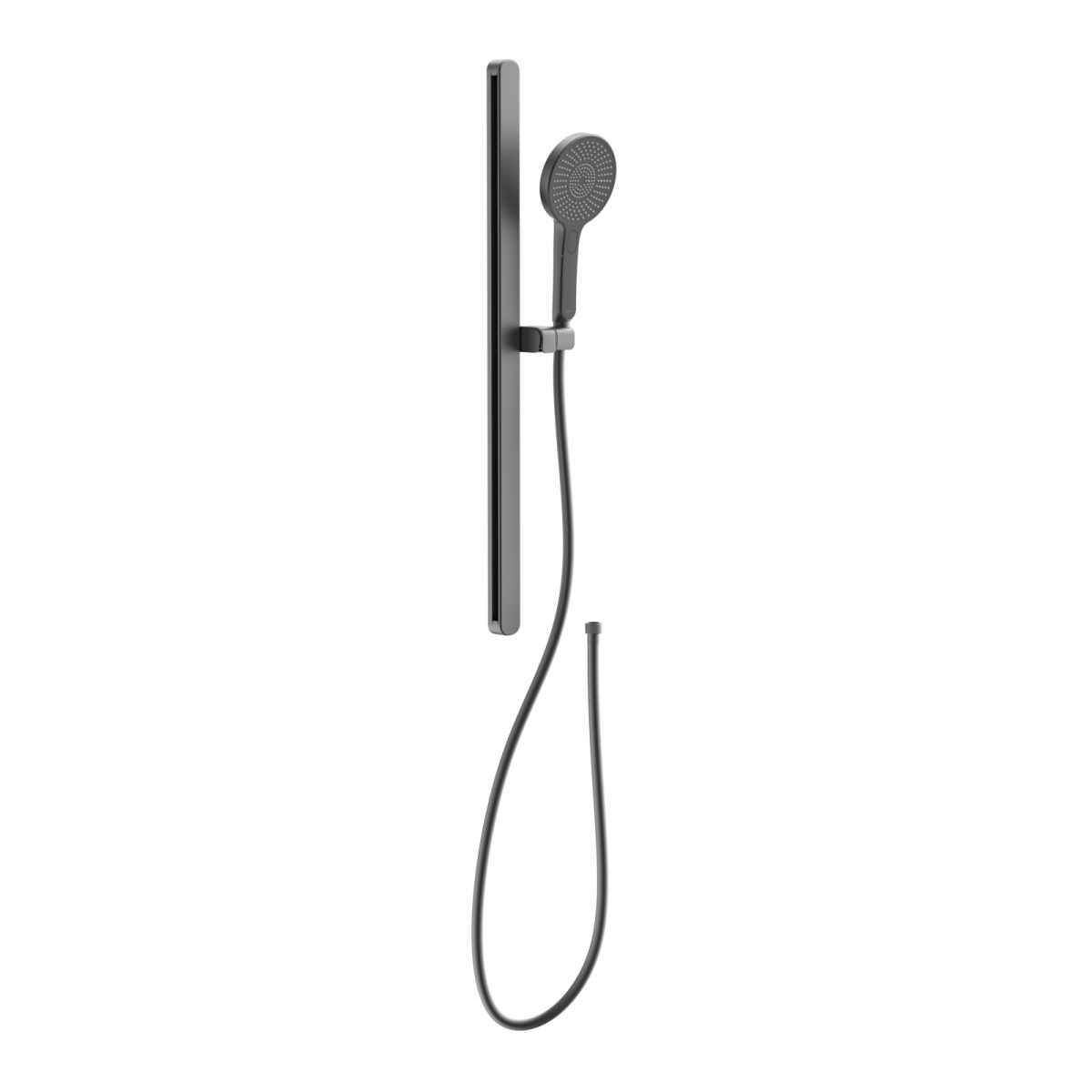 Schwarze Handbrause mit Wandstange und flexiblem Duschschlauch vor schwarzem Hintergrund.