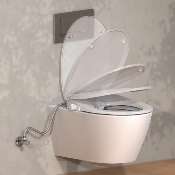 Wandhängendes WC mit geöffnetem Deckel und sichtbarem Anschluss am Spülkasten.