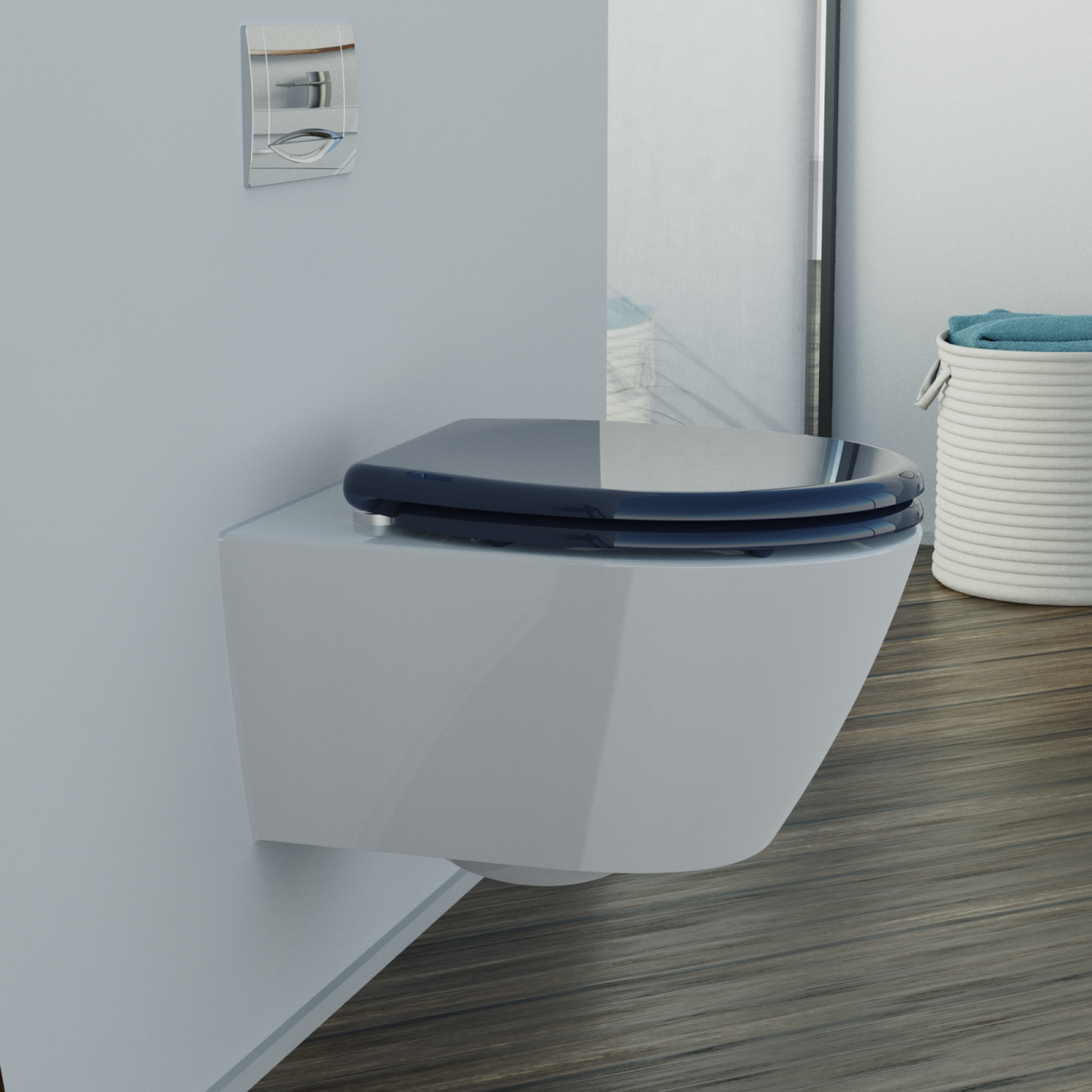 Wandhängendes WC mit dunkelblauem WC-Sitz und verchromter Spülbetätigung an der Wand.