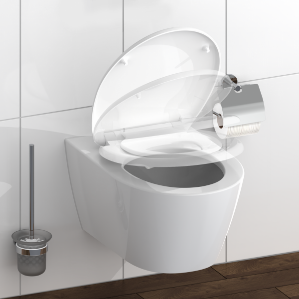 Wandhängendes WC mit geöffnetem Deckel, Toilettenpapierhalter und WC-Bürste an der Wand.