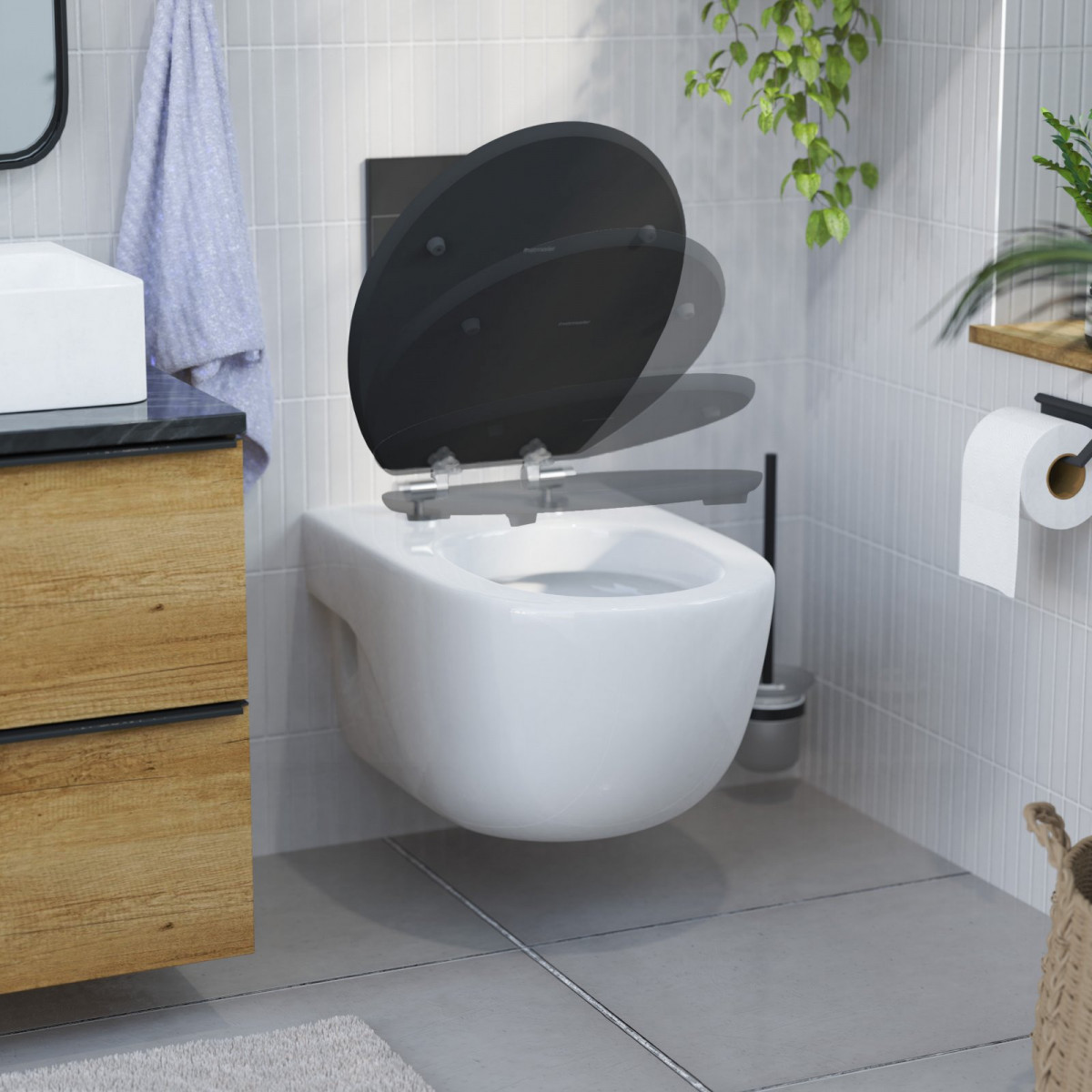 Wandhängendes WC mit schwarzem Toilettendeckel in halb geöffneter Position.