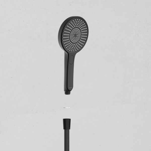 Schwarze Handbrause mit rundem Brausekopf, Darstellung über passendem Schlauchanschluss.