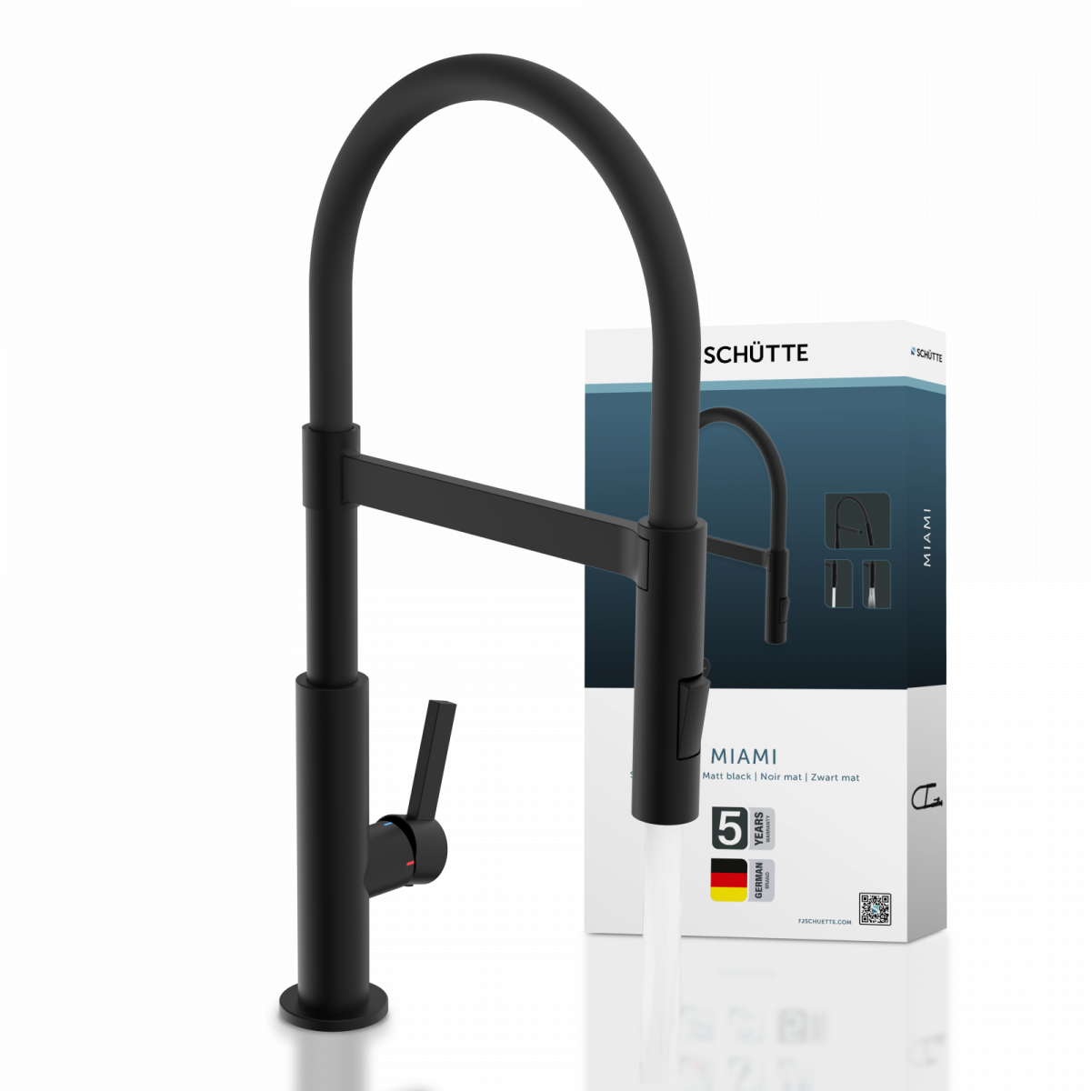 Schwarze Küchenarmatur mit hohem Rundbogen-Auslauf und seitlichem Hebel, Verpackung im Hintergrund